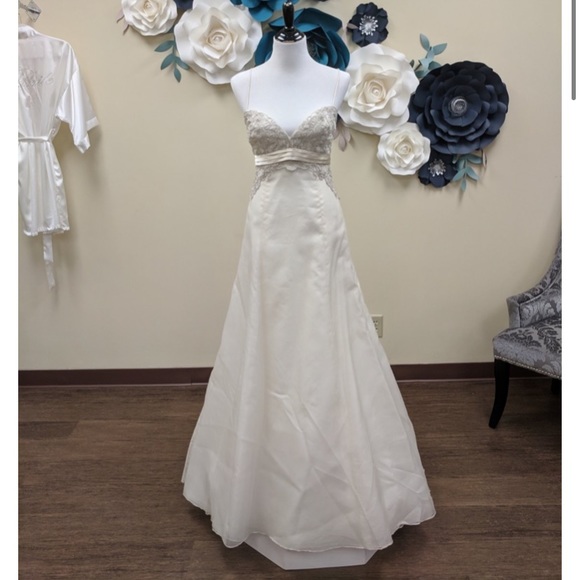 Amsale Luxury Wedding Dress Bridal Gown Sample Size 8 Bride NWT NEW